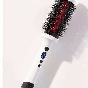 Thermal styling brush, by Bondi Boost